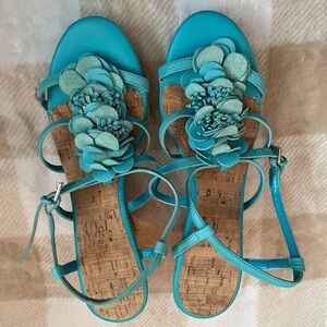 Bandolino Blue Floral Women's Sandals Wedges size 7.5
